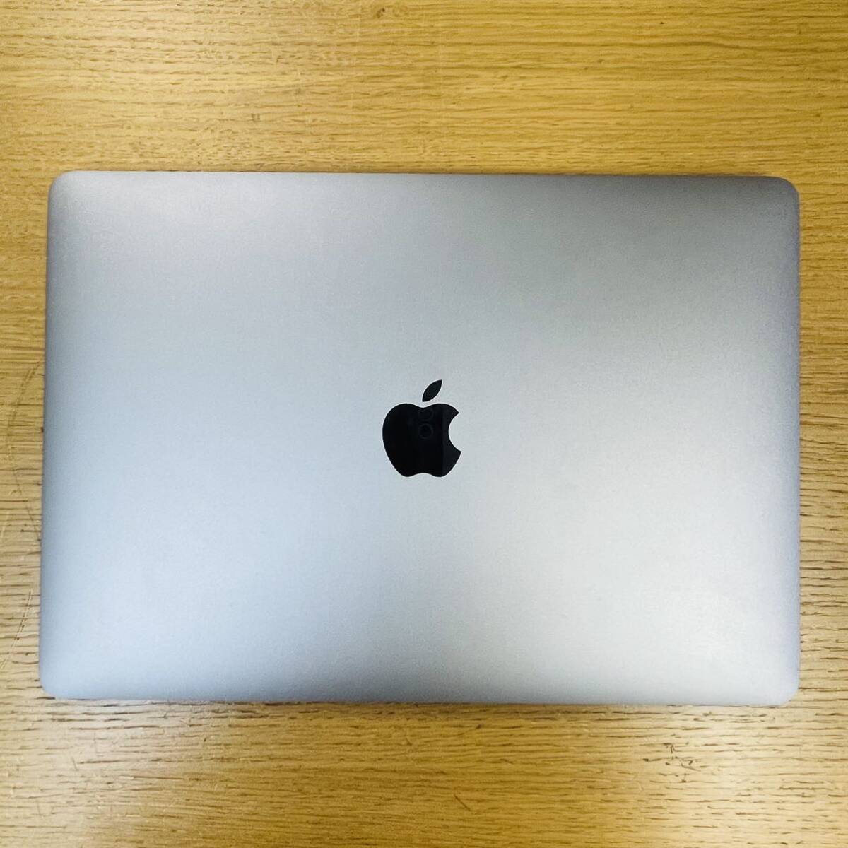 Apple MacBook Air 2020 13インチ M1 8GB 256GB MGN63J/A 8回 バッテリー100% NN1080の画像4