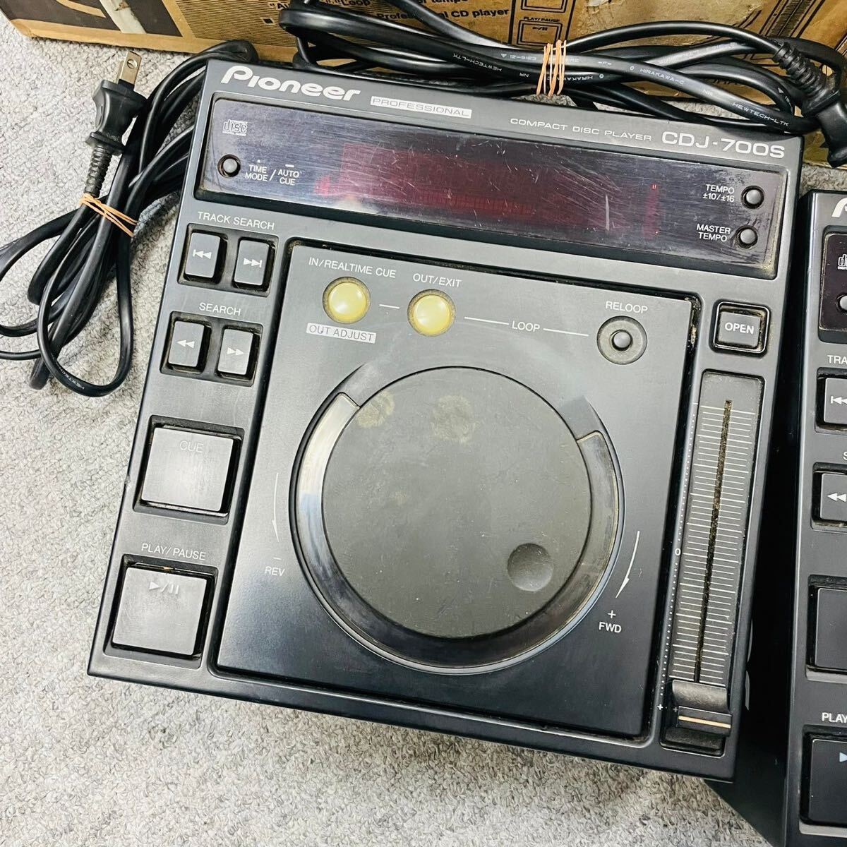 ジャンク Pioneer CDJ-700S プロフェッショナルコンパクトディスクプレーヤー 2台セット NN552の画像1