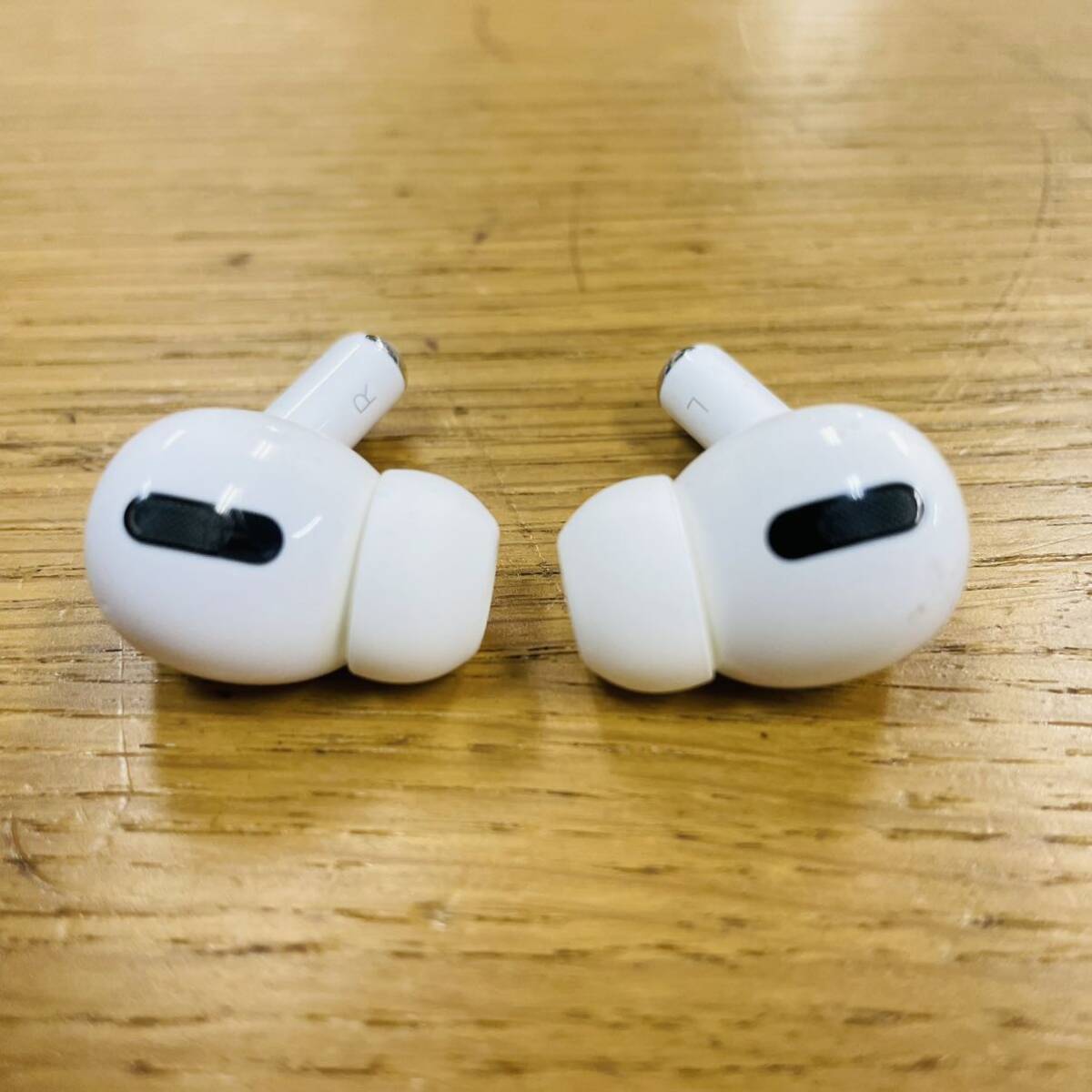 AirPods Pro With Wireless Charging Case MWP22J/A ジャンク NN1011の画像7