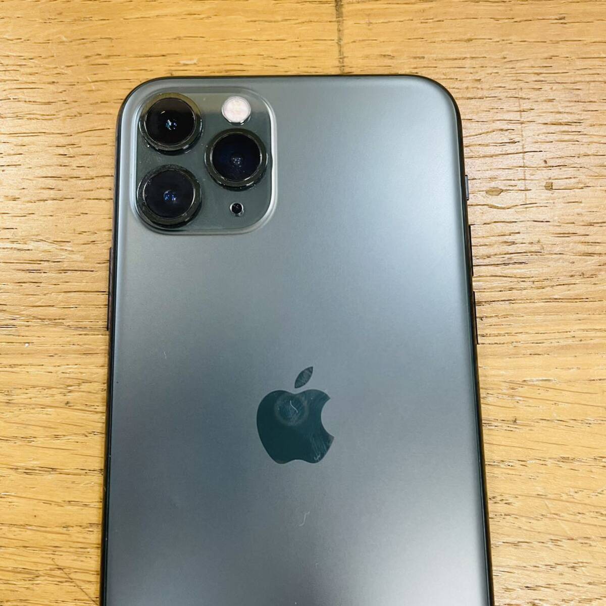 Apple iPhone 11 Pro 256GB MWCC2J/A SIMロックあり SB判定◯ バッテリー77% 修理推奨 ジャンク NN1027の画像7