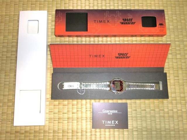 TIMEX80 スペースインベーダー シルバー タイメックス 金属製 タイトー 腕時計の画像2