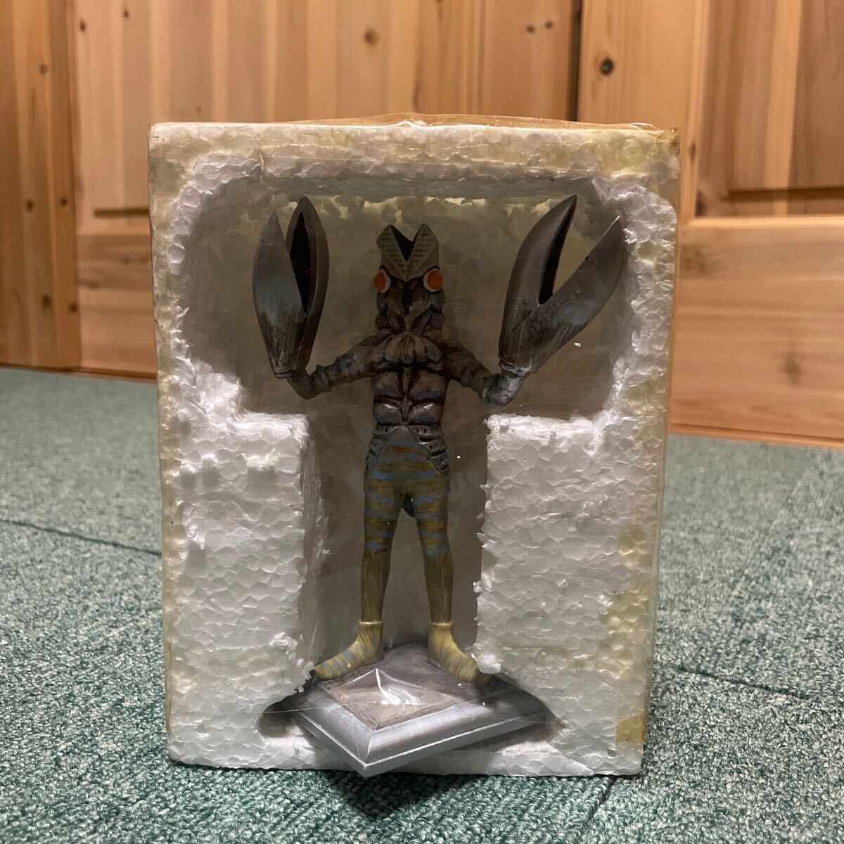 ポリストーン製塗装完成品 ウルトラマン バルタン星人 ポリストーン製塗装完成品 ウルトラマン バルタン星人