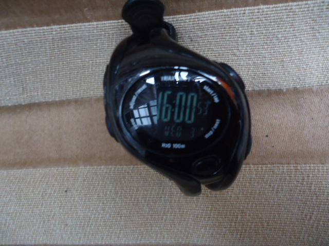 ナイキ スポーツ用 デジタル腕時計 TRIAX SWIFT ｓ100m防水 ストップウオッチ アラーム 646 電池交換済 動作品 の画像1