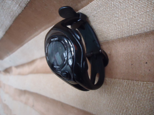 ナイキ スポーツ用 デジタル腕時計 TRIAX SWIFT ｓ100m防水 ストップウオッチ アラーム 646 電池交換済 動作品 の画像3