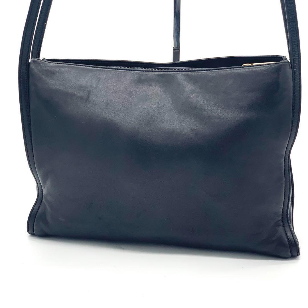 【美品 入手困難】ロエベ LOEWE トートバッグ ビジネスバッグ アナグラム 総柄 ナッパレザー A4◎ 肩掛け◎ 本革 メンズ 黒 ロゴ 金具 1円の画像3