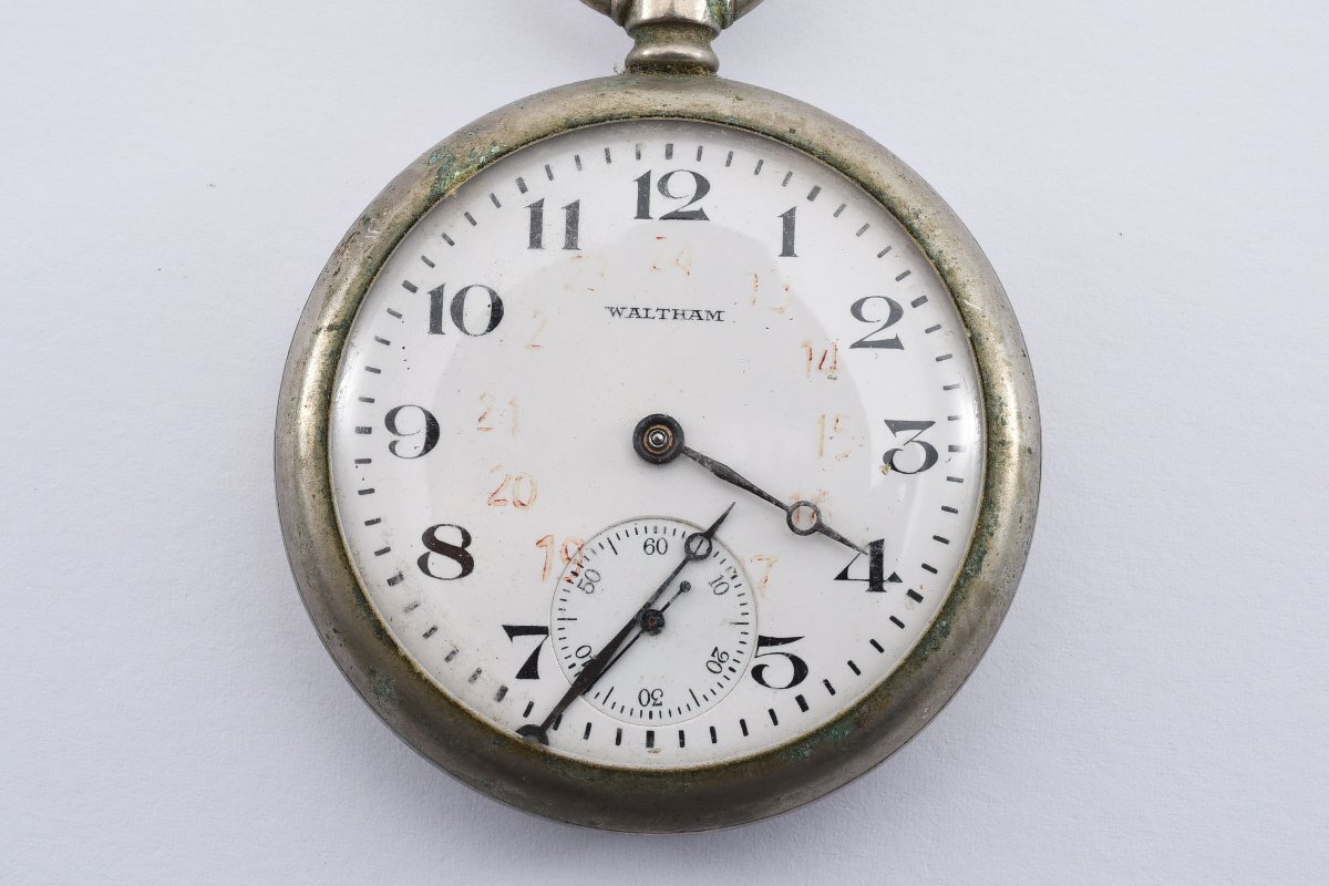 稼働品 ウォルサム 懐中時計 スモセコ 手巻き メンズ 腕時計 WALTHAMの画像1
