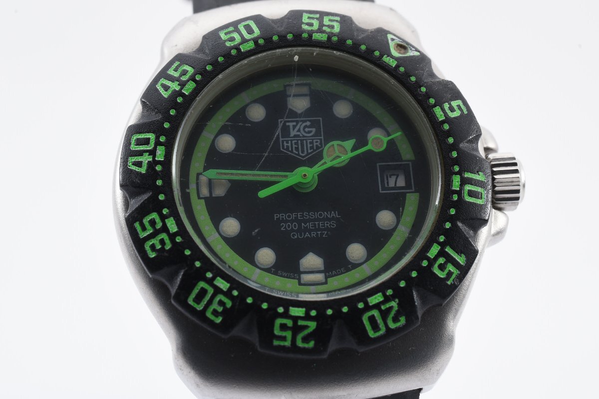  TAG Heuer Professional 200 diver Date green quartz lady's wristwatch TAGheuer