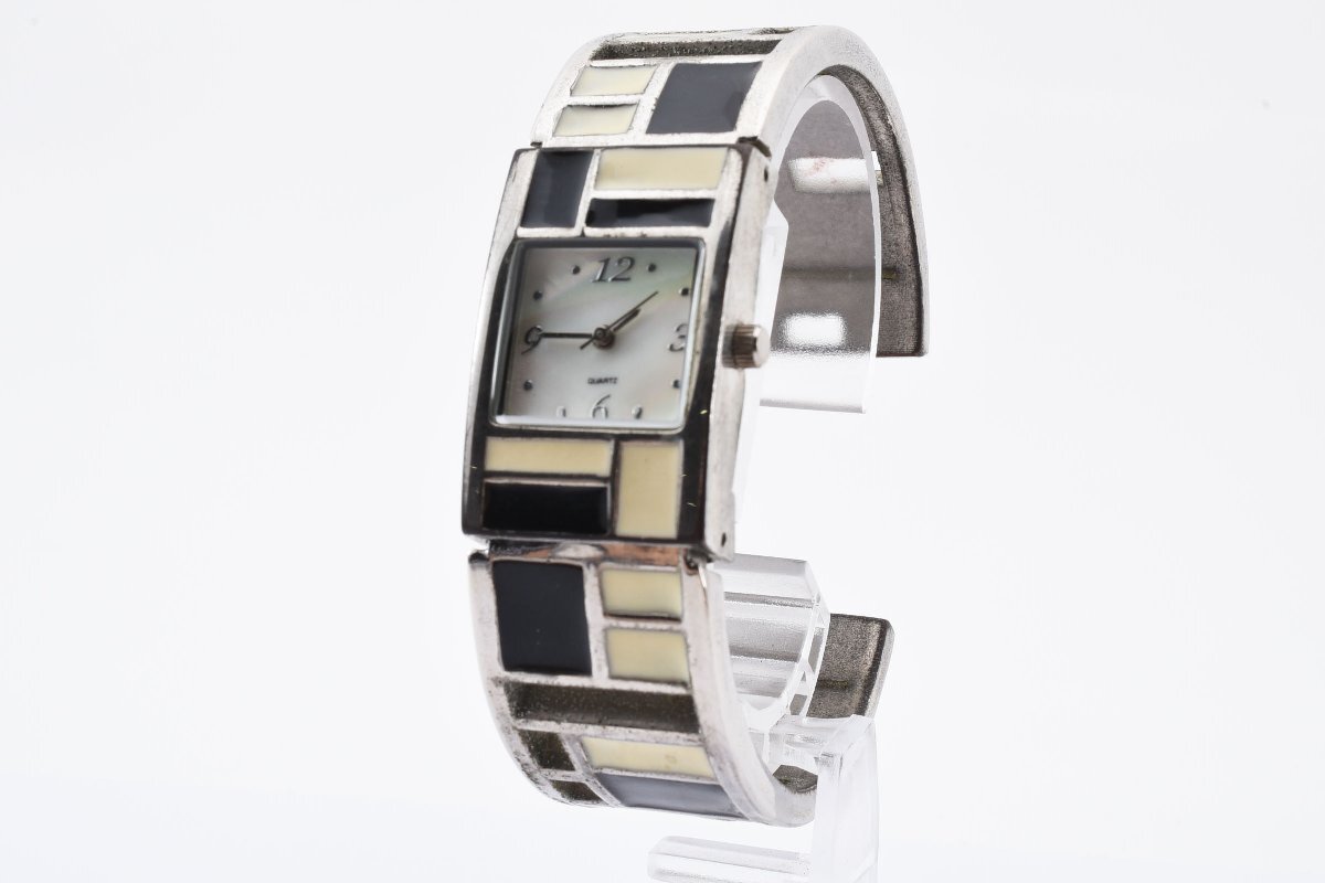 バングルウォッチ スクエア シェル文字盤 クォーツ メンズ 腕時計 NICOLA VALENTINOの画像2