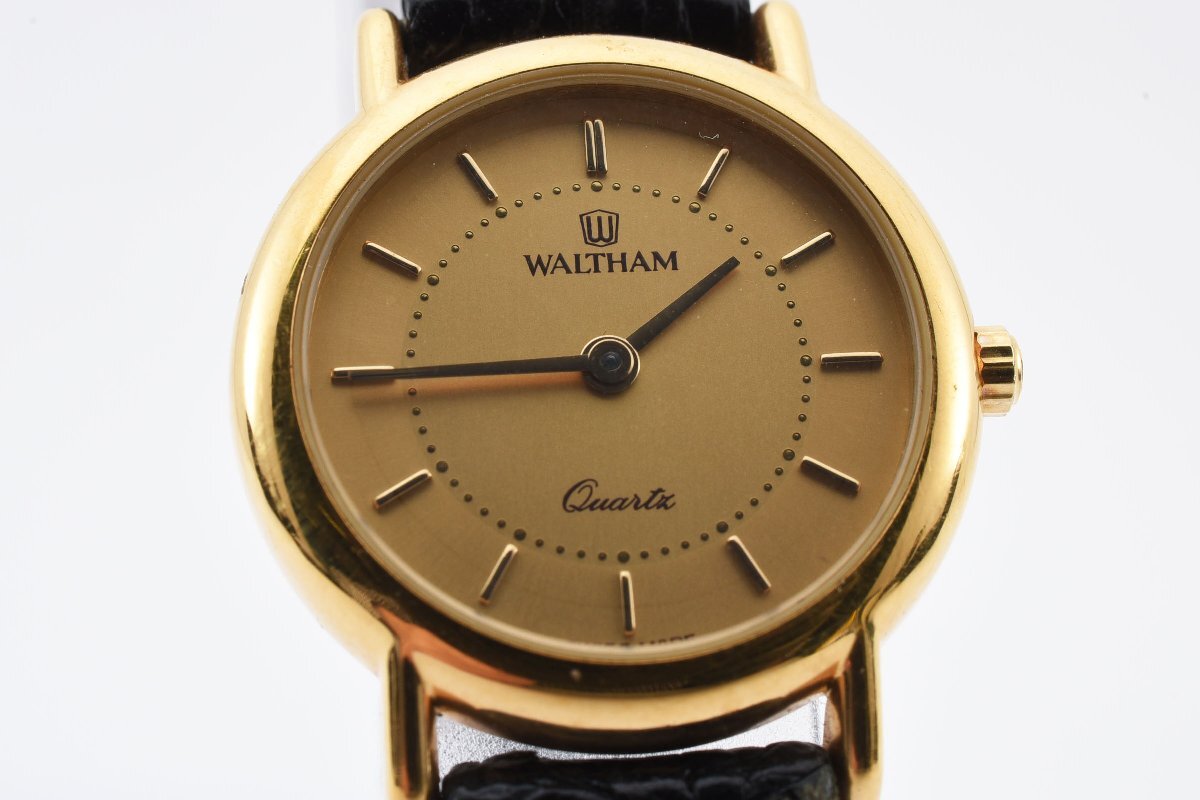  Waltham round Gold quarts lady's wristwatch WALTHAM