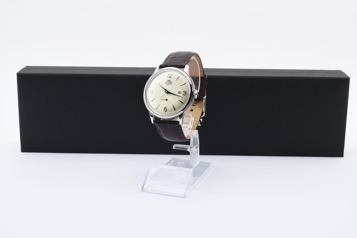 美品 箱付き 稼働品 オリエントスター F622-UAA0 B910068 デイト クロノグラフ ラウンド シルバー 自動巻き メンズ 腕時計 ORIENT_画像3