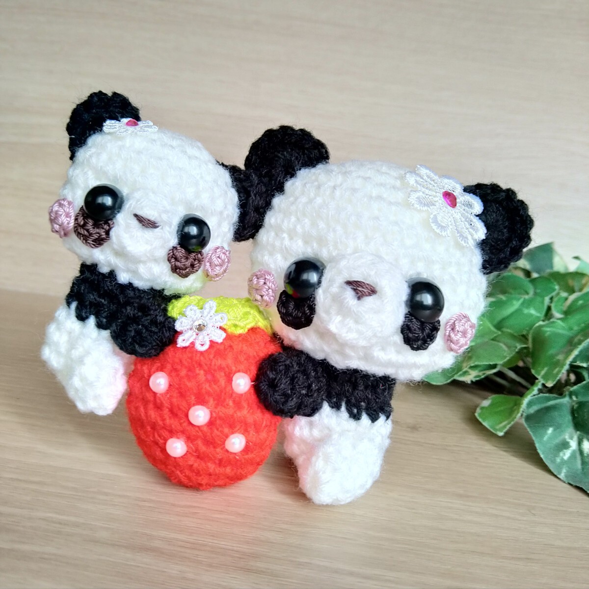 #Amy... knitting ........* parent . Panda! free shipping hand made!