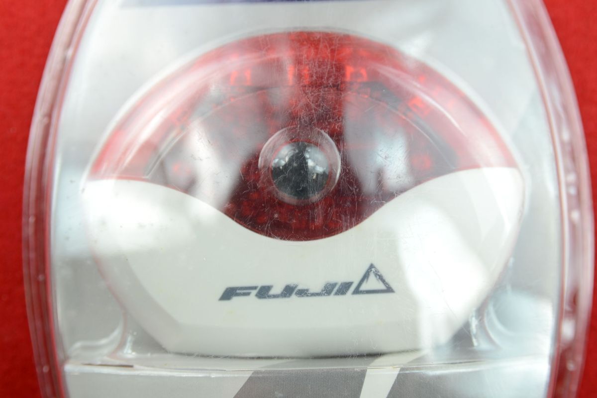 新品★FUJI★高輝度LED◆テールライト+ブレーキライト★共に自動点灯★照度センサー・ブレーキ(加速度)センサー付★ゆうパケット(360円) B5の画像3