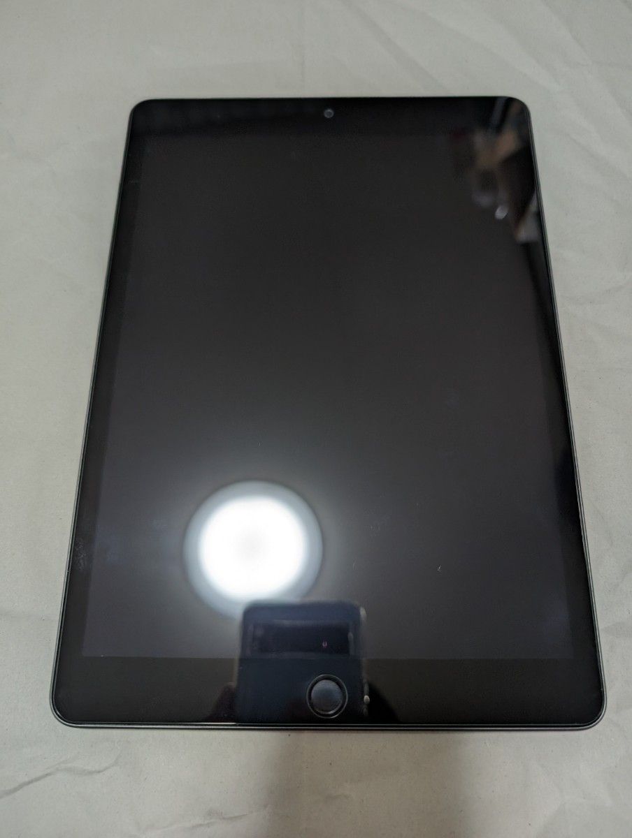 iPad 第9世代 64GB Wi-Fiモデル グレー 【オマケあり】