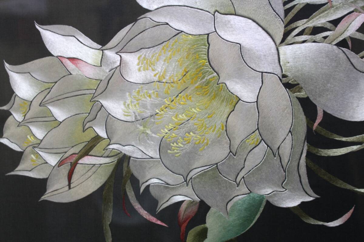 ⑰ pickup limitation * rare rare China ../ orchid .. embroidery research place * chinese quince chinese quince made? necessary image verification * rotary high class partitioning screen / flower embroidery .* size approximately W84×H148×D44.5.