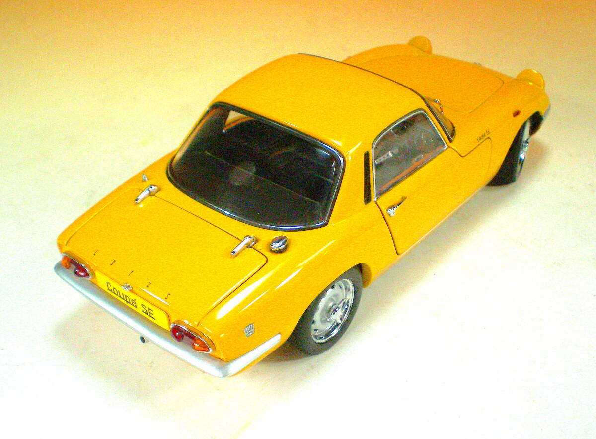 微難有り AUTOart 1/18 LOTUS ELAN COUPE S/E S3 エラン シリーズ3 ロータス オートアート Aa ゆうパック80サイズ送料着払いの画像2