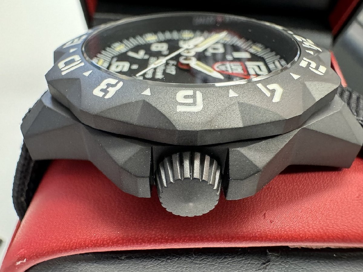 〓 【LUMINOX ルミノックス 6420シリーズ 腕時計 F-117 ナイトホーク メンズ ブラック クオーツ 箱付き】HO9568の画像3