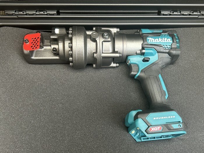 #未使用 新品【Makita マキタ コードレス 充電式 鉄筋カッター モデル SC001GZK 40Vmax 携帯油圧式 現場作業用 ケース付】P04334_画像5