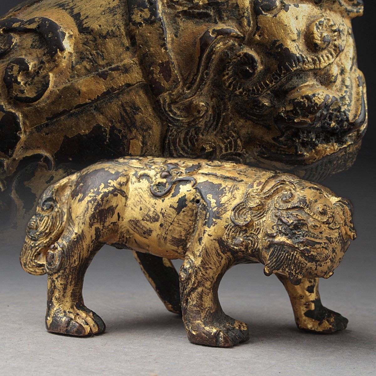 ER779 中国美術 銅鍍金獅子・金銅獅子 幅11.5cm 重420g 置物 擺件 中国古玩_商品詳細もご覧ください