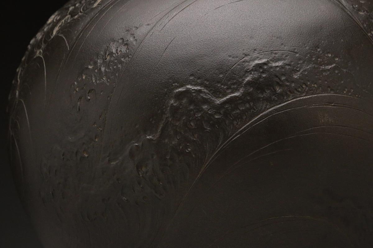 EE563 時代物【好衛作】銅製 荒波盛上文 銅花瓶 高23.8cm 重3.8kg・銅花入・銅花生・銅刻海水紋罐の画像5