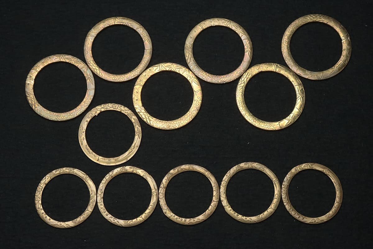 JK452 時代金工 鍍金 松竹梅彫 錫杖用 環 三種十二個 総重190ｇ・吊り金具・鍍金環・袈裟環 仏教美術の画像10