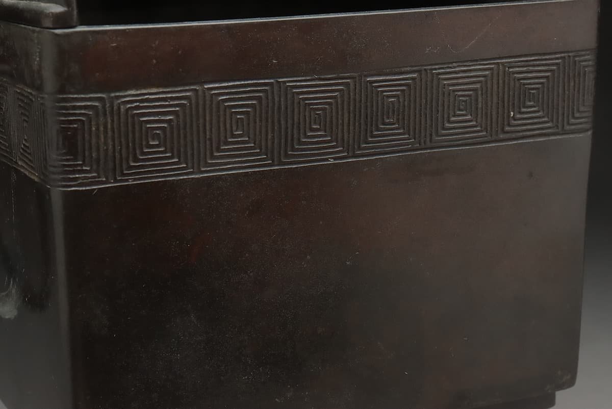 ER834 時代物 銅手炉 幅17cm 重1.8kg・銅雷文遊環付手あぶり火鉢・銅回紋手焙 火道具の画像4