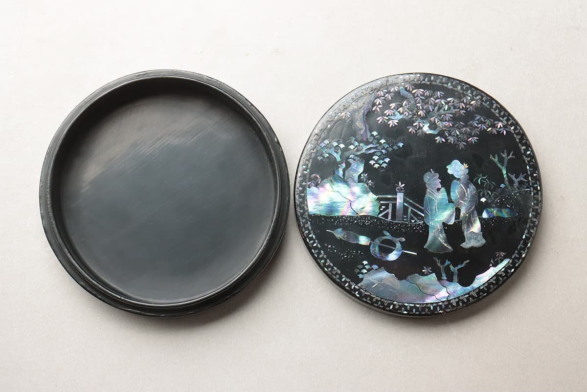 ER835 era lacquer ware mother-of-pearl incense case diameter 8.8cm -ply 52g tree box .* black lacquer paint blue . mother-of-pearl Tang person map incense case * black lacquer . mother-of-pearl . woman ...