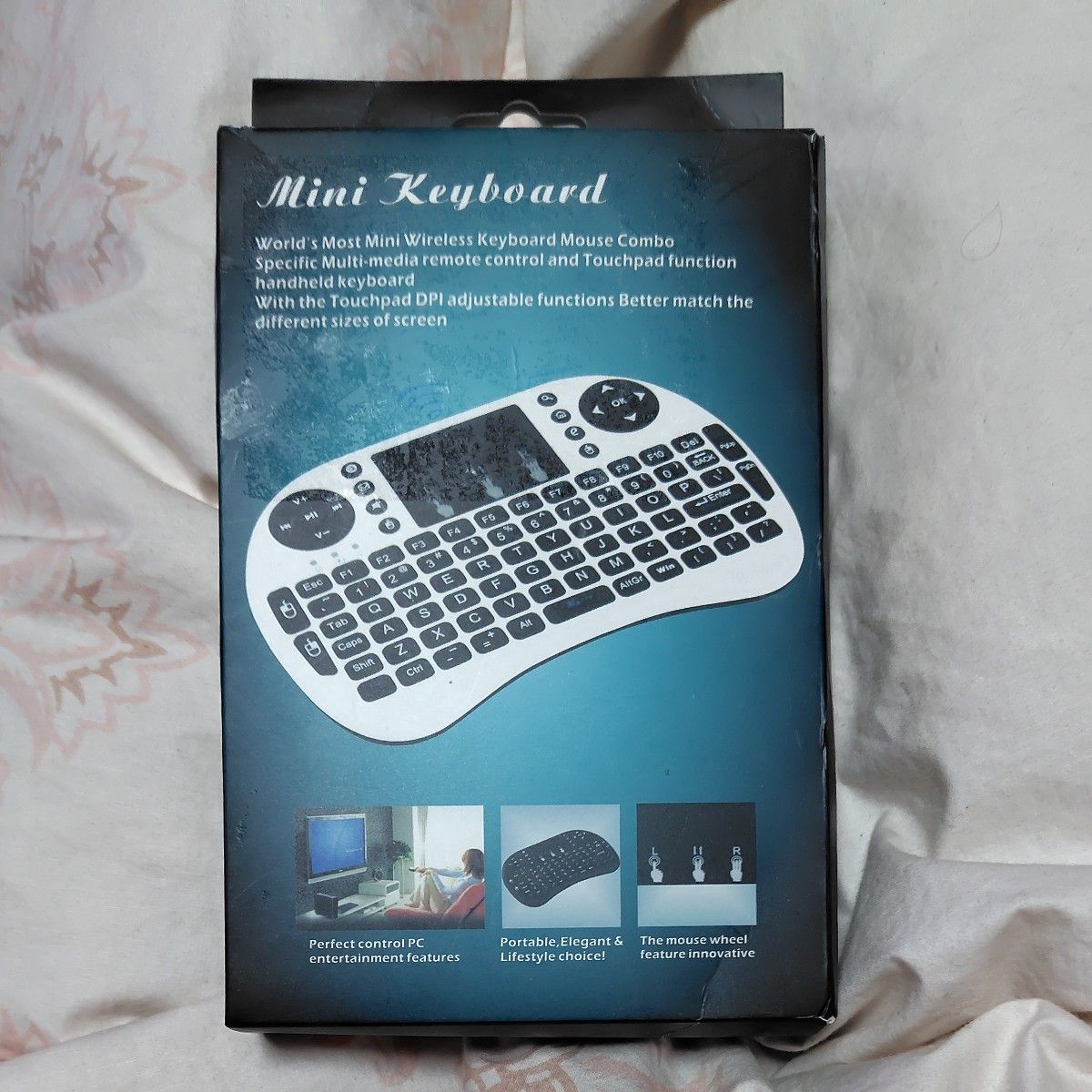 ミニワイヤレスキーボード 2.4 GHz ポータブルキーボード ワイヤレスゲーミングキーボード タッチパッドマウス付き
