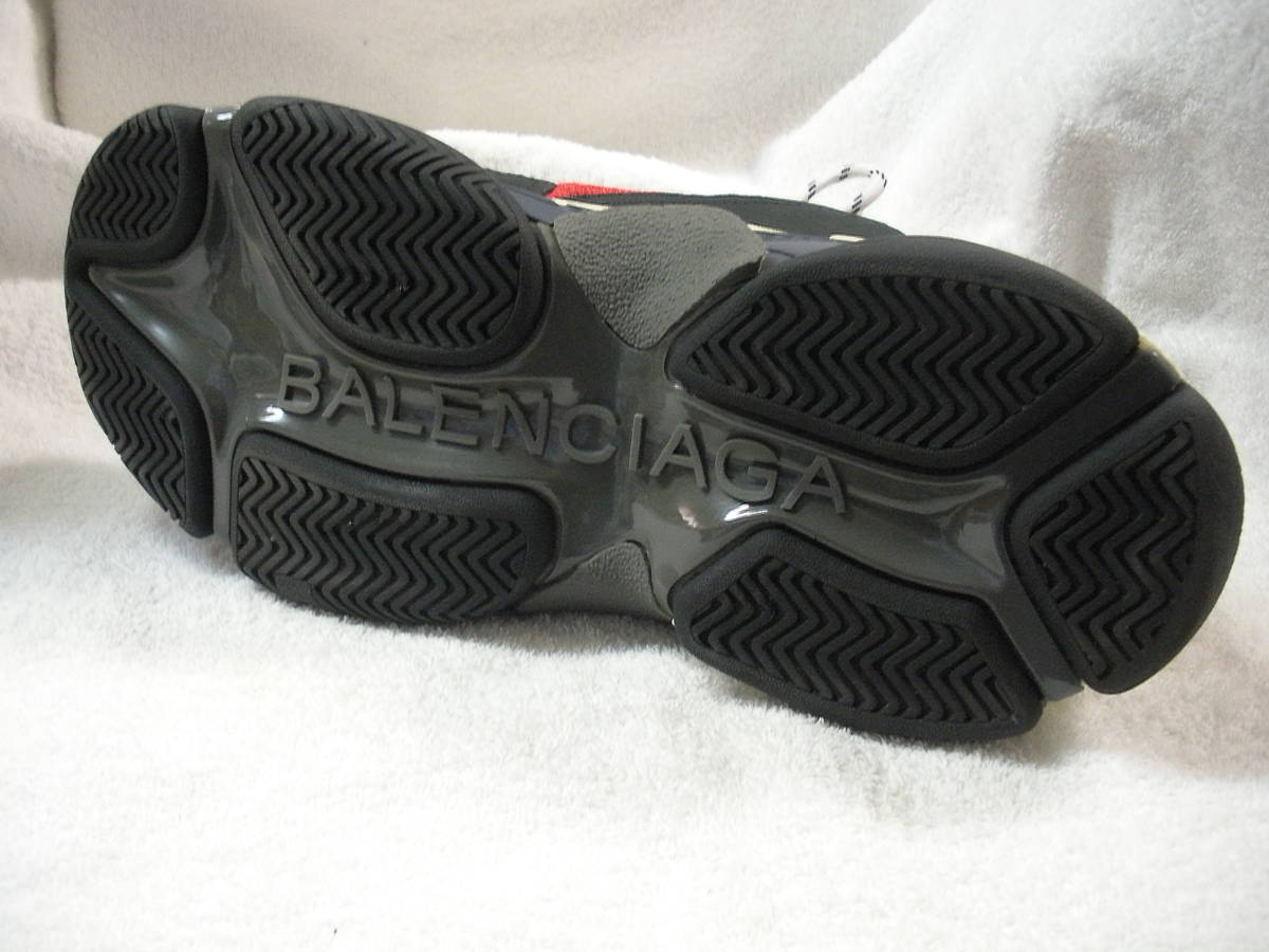  особо использование не сделан прекрасный товар Balenciaga BALENCIAGA Triple S спортивные туфли красный × чёрный 43 ястреб .