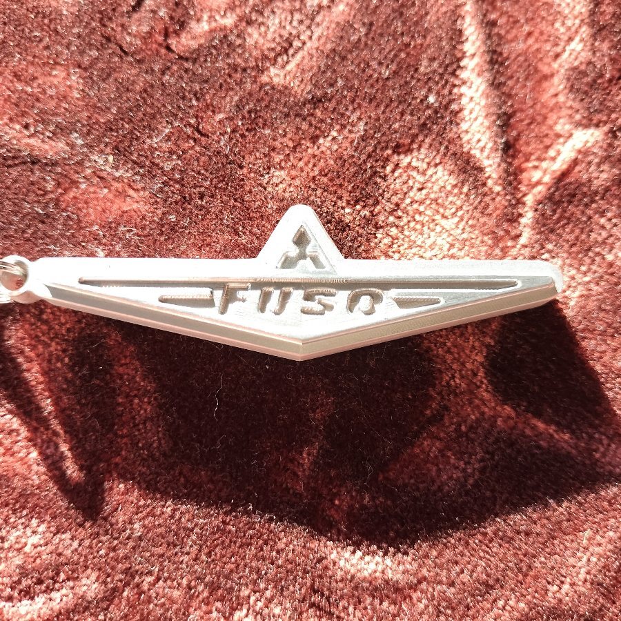 FUSO ふそうタイプ バスマーク アンドン デコトラ スーパーグレート ファイター キャンター 当時物 昭和 アルミ製 キーホルダーの画像1