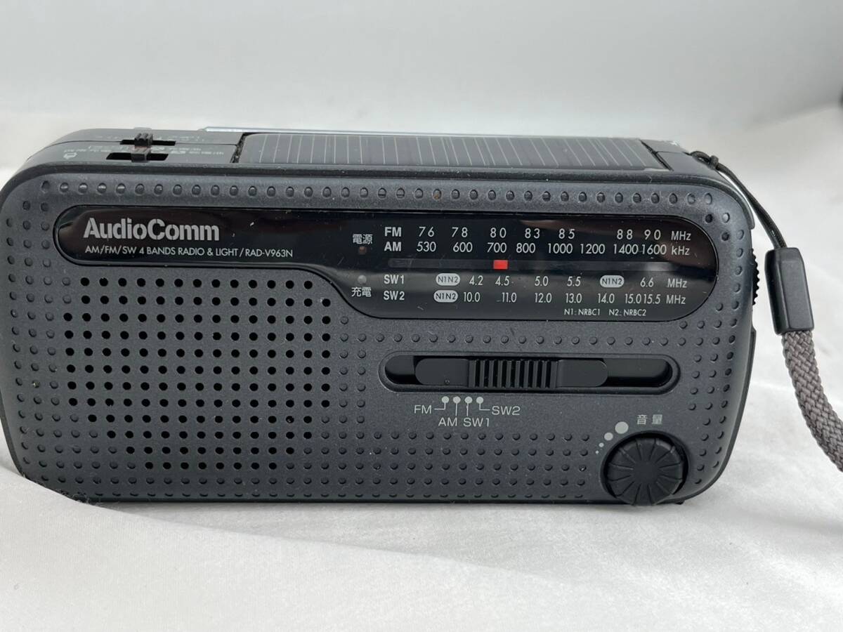 ma8846060/Audio Comm ポケットラジオ イヤホン 手回し発電 ライト RAD-V963Nの画像3