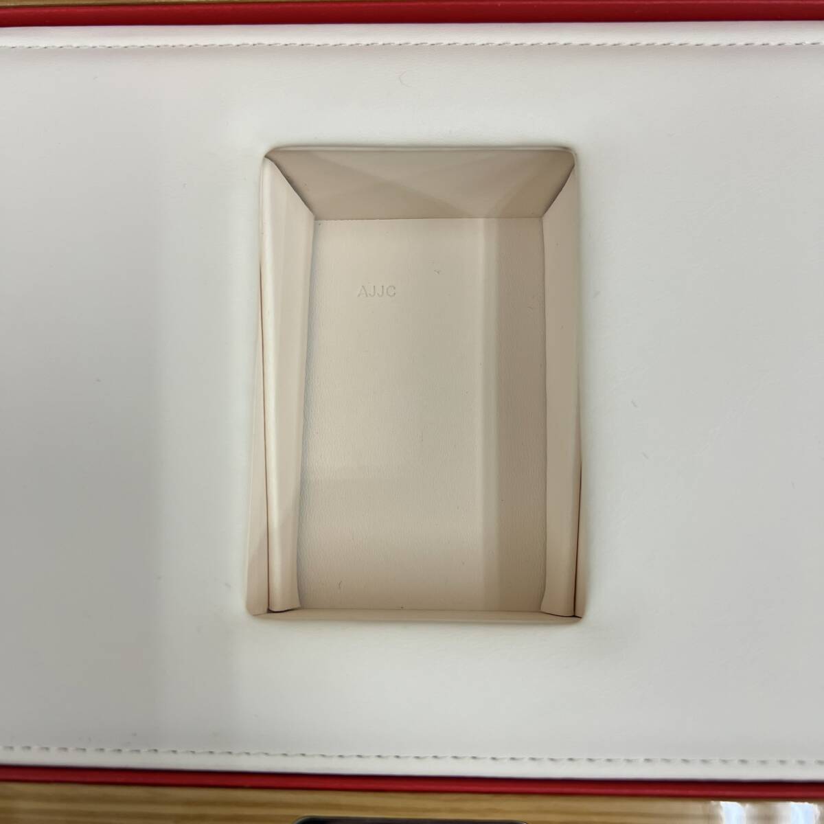 1000円スタート【中古】OMEGA オメガ 高級ウッド調時計ケース 木製 内箱 ジュエリーボックス ケース の画像2