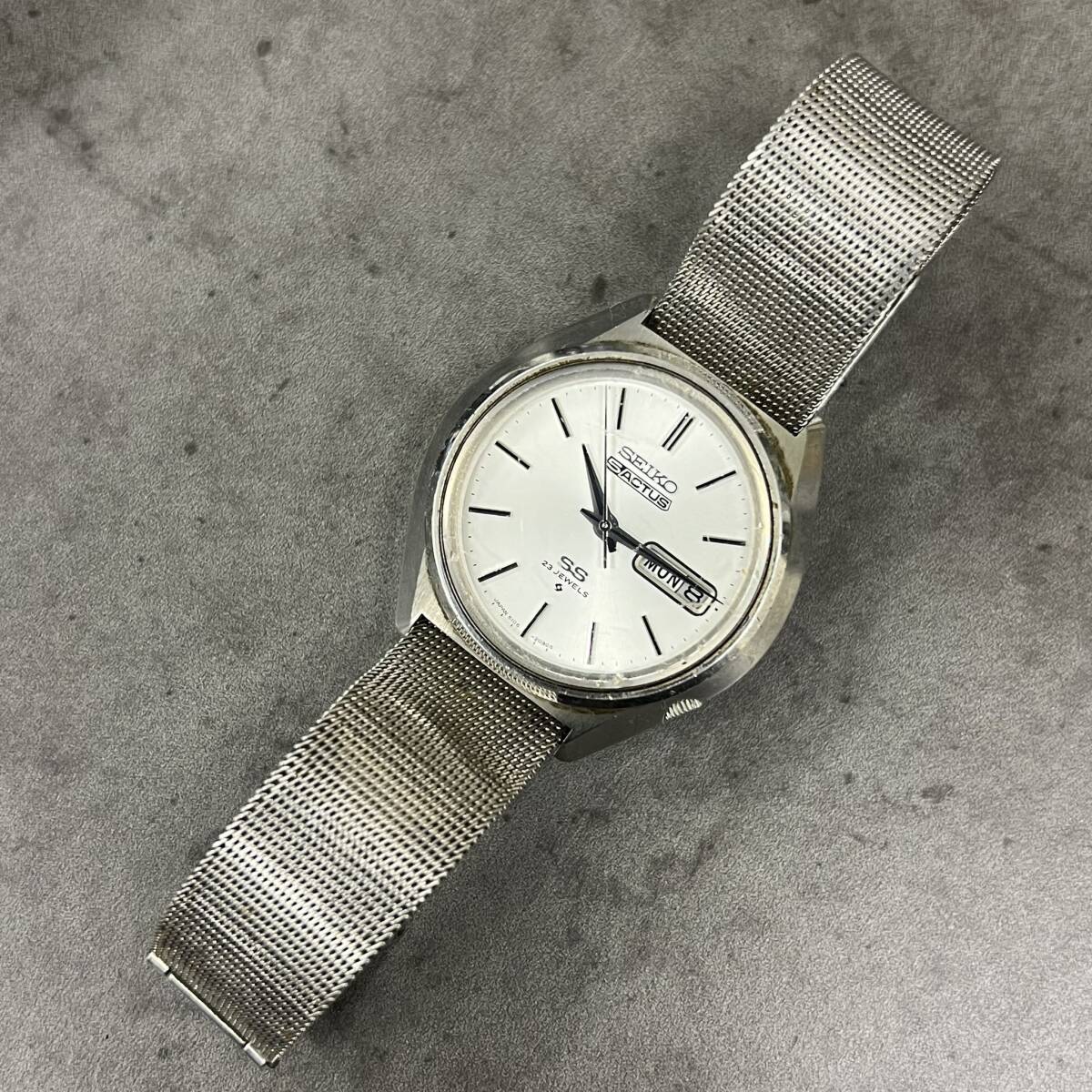 1000円スタート【稼動品】SEIKO セイコー 5ACTUS 6106-7580 腕時計 シルバー メンズ アクセサリー クォーツ quartz 中古_画像1