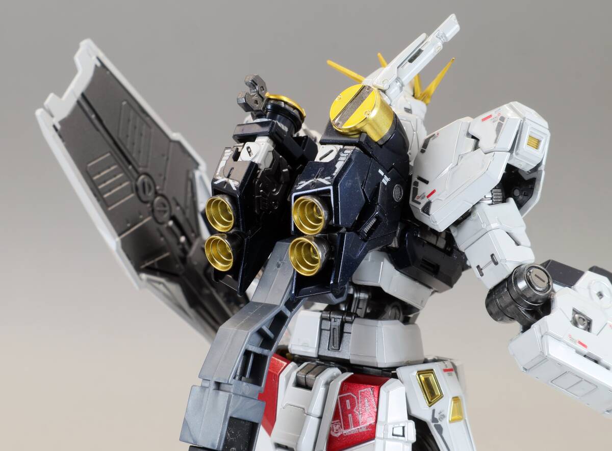 1/144　RG　νガンダム　チタニウムフィニッシュ　塗装済み完成品_画像7