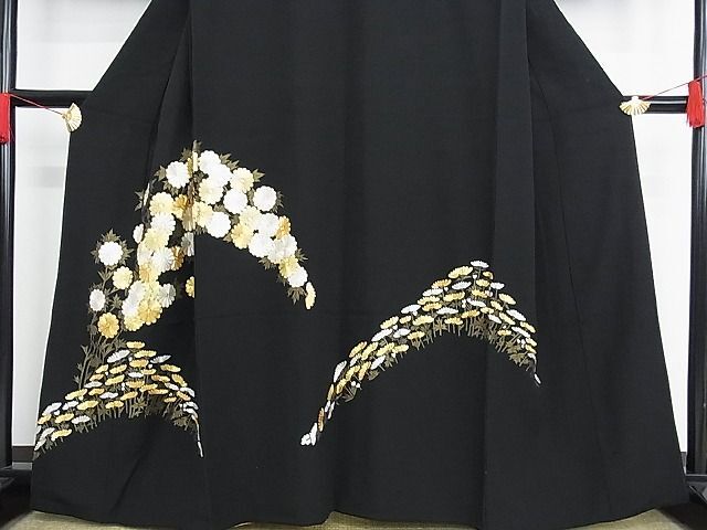 平和屋-こころ店■豪華黒留袖 駒刺繍 草花文 金糸 正絹 逸品 AAAC9187Bnpの画像4