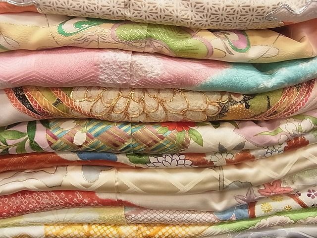 平和屋-こころ店■1円 振袖 まとめて 50点 孔雀 乱菊 花柄 駒刺繍 金彩 金銀糸 など 着用可能多数 未使用品あり 全て正絹 hi1368の画像3