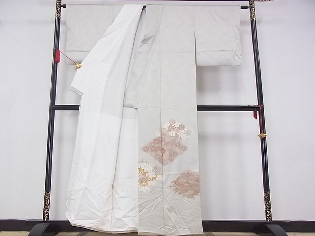 平和屋川間店■豪華色留袖　刺繍　草花菱文　金彩　着丈158.5cm　裄丈65cm　正絹　逸品　A-ta3385_画像2