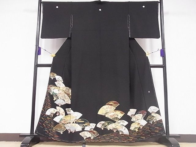 平和屋川間店■豪華黒留袖 作家物 扇面人物風景花文 金彩 着丈158cm 裄丈66.5cm 正絹 逸品 B-zg2532の画像1