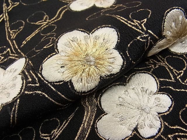 平和屋1■豪華黒留袖 刺繍 枝花文 金彩 逸品 CAAC7618rvの画像6