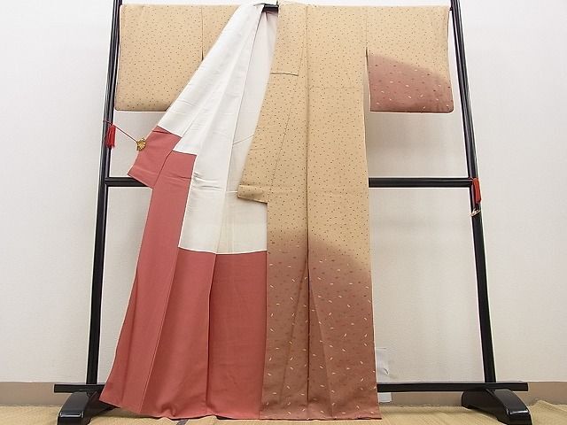 平和屋野田店■訪問着　型染め　扇面桜散らし　暈し染め　金彩　逸品　BAAC3976yt_画像2