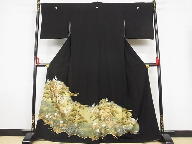 平和屋-こころ店■豪華黒留袖 松竹梅御所車花文 金彩 正絹 逸品 AAAB8614Abrの画像1