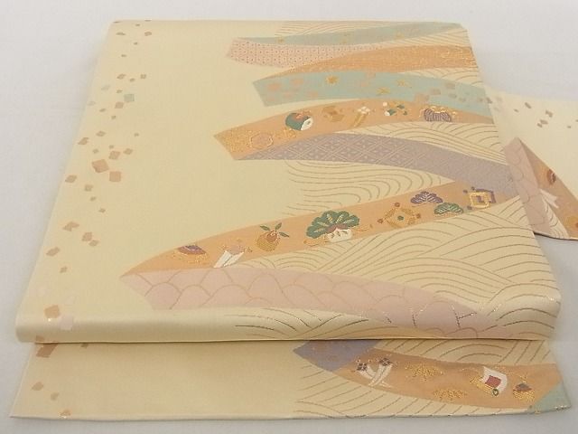 平和屋-こころ店◎九寸名古屋帯　鬘帯宝尽くし花文　金糸　正絹　逸品　AAAD6539Bsw_画像1