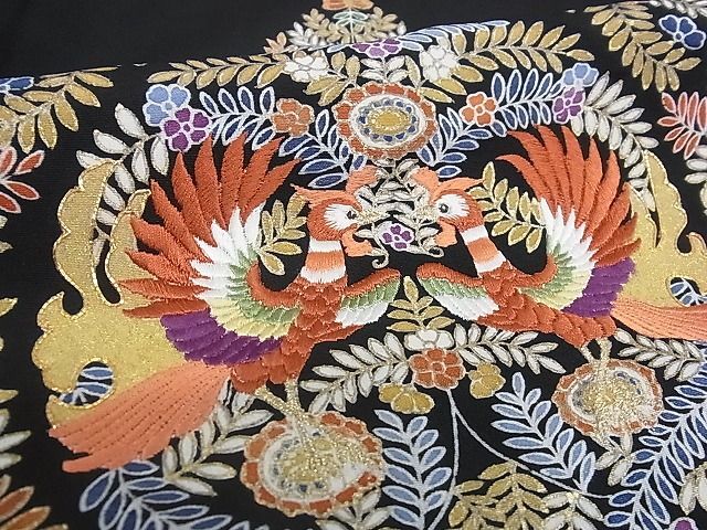 平和屋-こころ店■豪華黒留袖　刺繍　向かい鳥花菱文　金銀糸　正絹　逸品　AAAD8294Atn_画像1