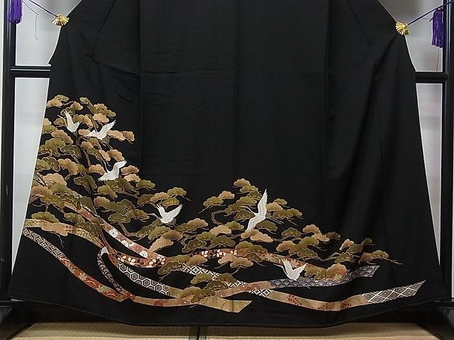 平和屋1■豪華黒留袖　鬘帯吉祥飛鶴松文　金彩　三越扱い　逸品　CAAC2758ua_画像2