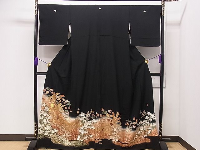 平和屋1■豪華黒留袖　作家物　駒刺繍　束ね熨斗草花文　金銀彩　逸品　CAAC1446dy_画像1