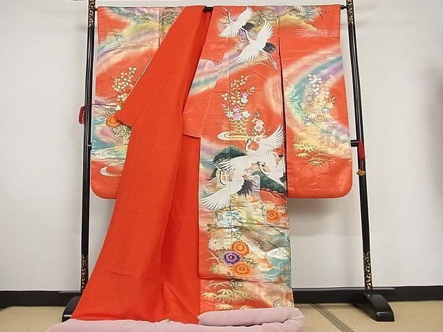 平和屋-こころ店■極上　色打掛　刺繍　松竹梅飛鶴草花文　暈し染め　金銀彩　正絹　逸品　AAAC0643Abr_画像2