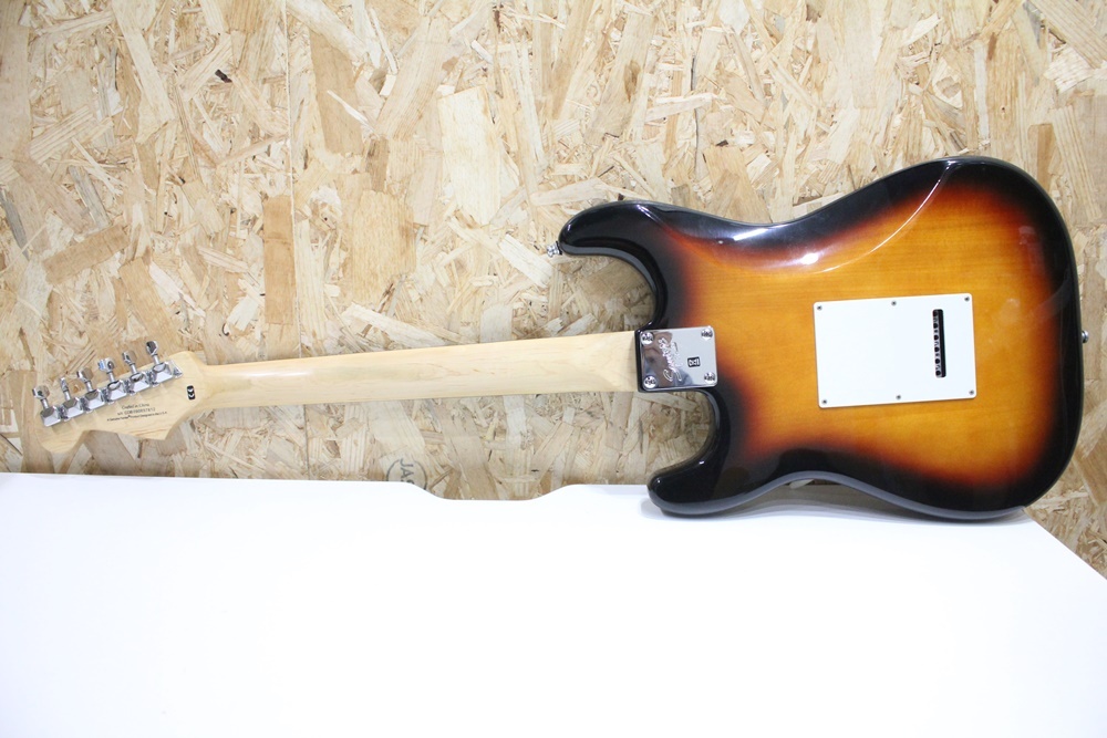 SH03371 Squier Fender ストラト エレキギター シリアルナンバーCOB090867812 音出確認済 中古品の画像5