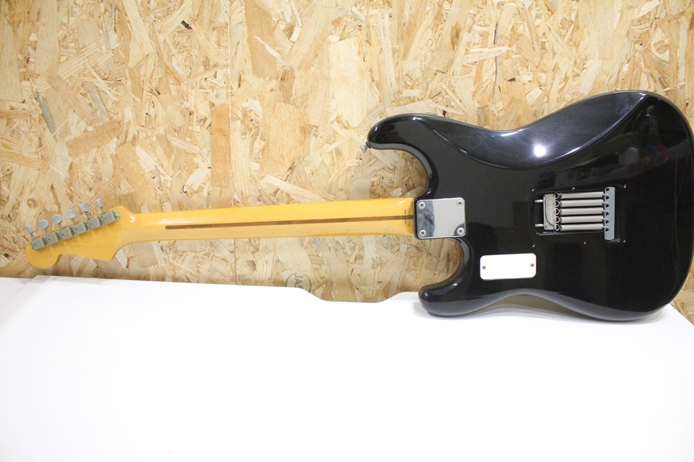 SH03374 Fender ストラト シリアルナンバーJ013322 エレキギター 音出確認済 中古品の画像9