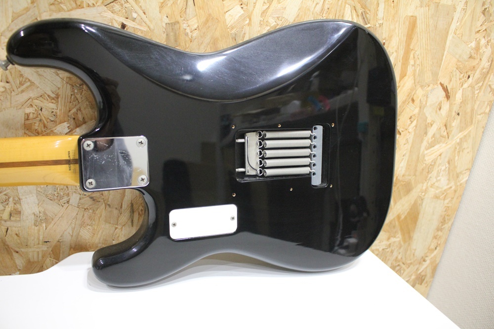 SH03374 Fender ストラト シリアルナンバーJ013322 エレキギター 音出確認済 中古品の画像7