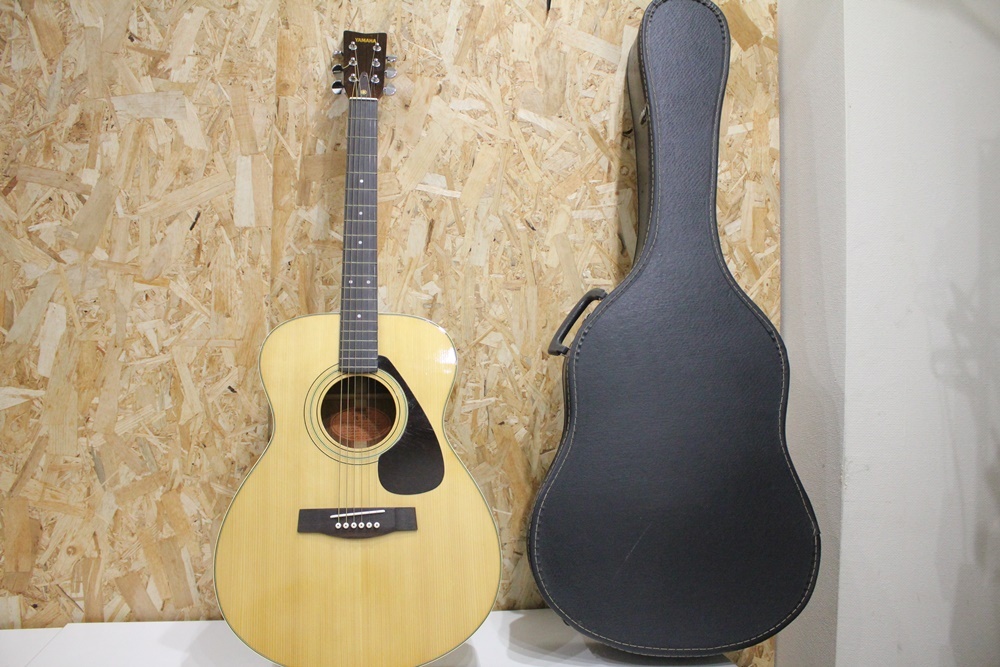 SH04093　YAMAHA　FG-152　アコースティックギター　音出確認済　中古品_画像1