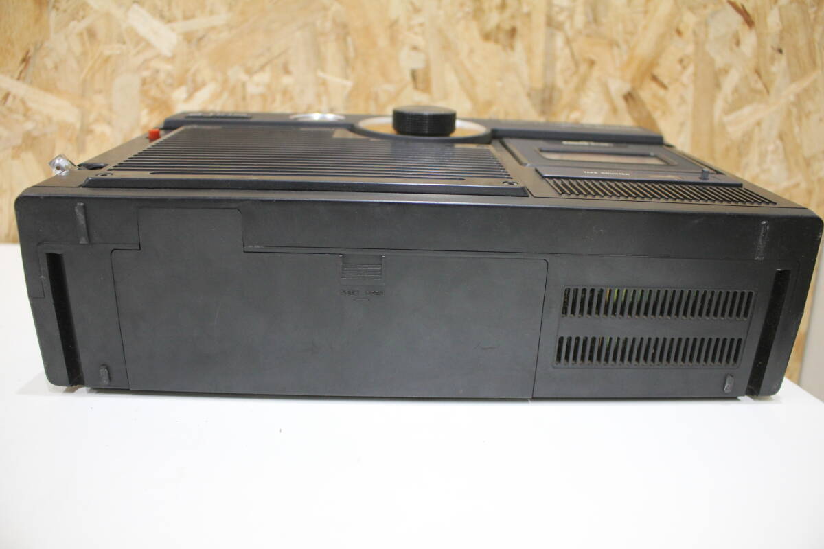 KH04172 Victor RADIO-TV-CASSETTE-RECORDER ラジカセ 76年製 通電確認済 動作不可 ジャンク品の画像5